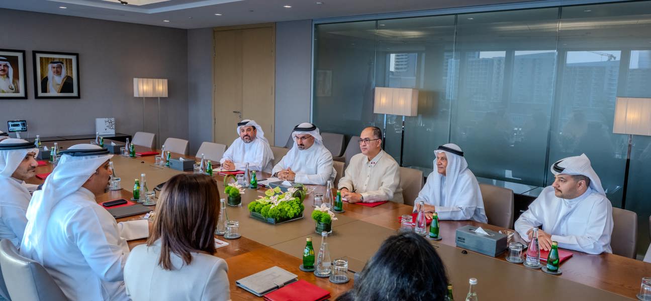 معالي وزير المالية والاقتصاد الوطني يستقبل سفير جمهورية الفلبين لدى مملكة البحرين