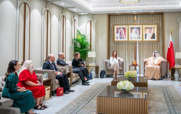 معالي وزير المالية والاقتصاد الوطني يؤكد على الشراكة الاستراتيجية المتميزة التي تجمع مملكة البحرين والمملكة المتحدة