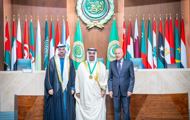 معالي وزير المالية والاقتصاد الوطني يُكرَّم بجائزة أفضل وزير عربي
