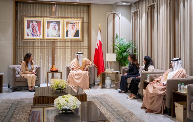 معالي وزير المالية والاقتصاد الوطني يلتقي سفيرة جمهورية صربيا لدى مملكة البحرين (1)