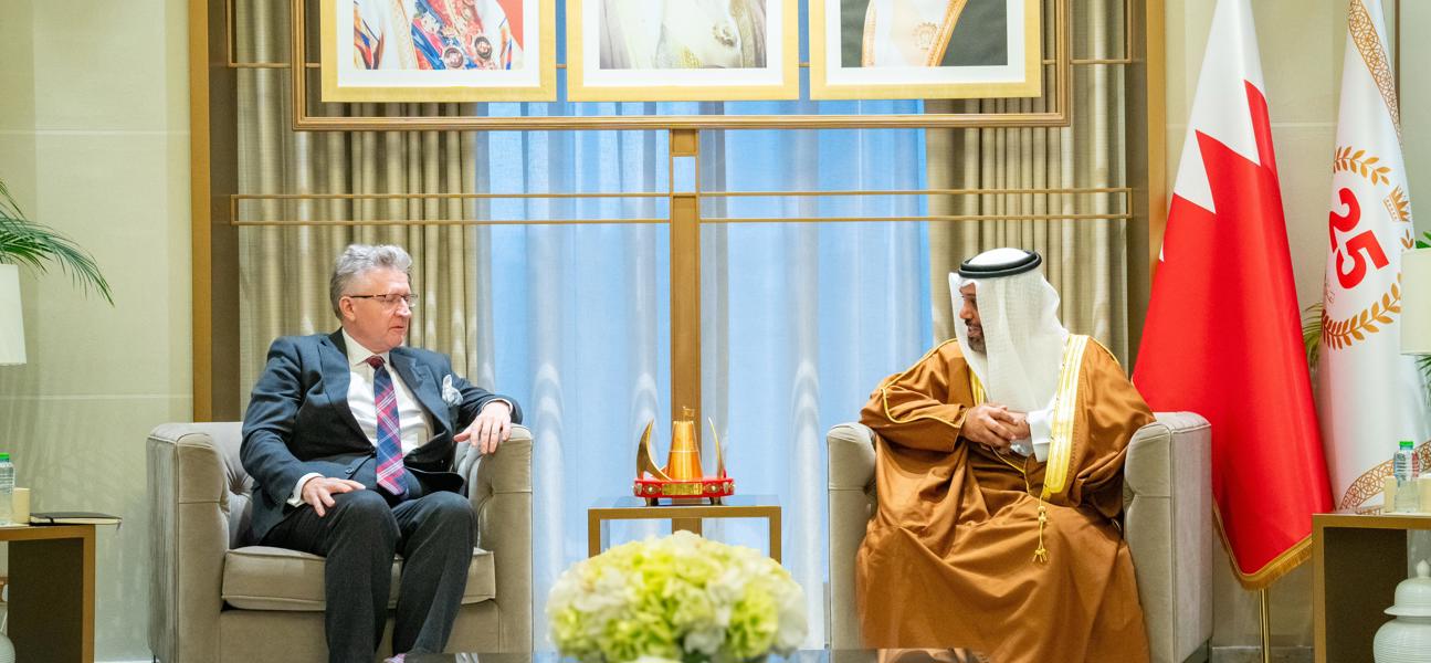 معالي وزير المالية والاقتصاد الوطني يؤكد على عمق العلاقات التاريخية والشراكات الاستراتيجية بين مملكة البحرين والمملكة المتحدة