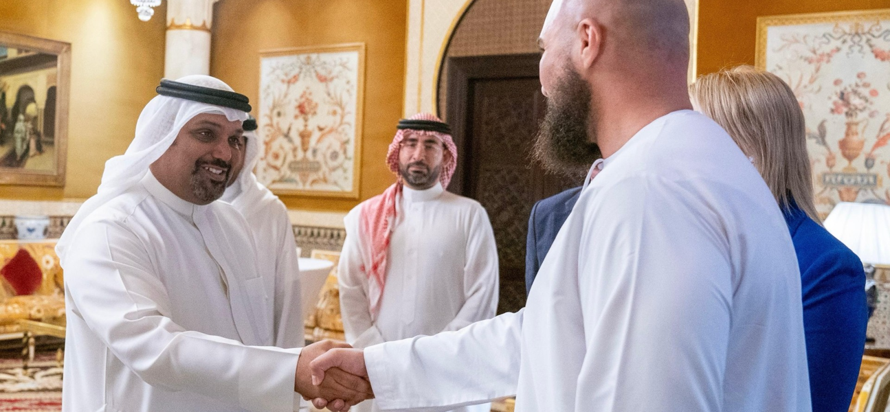 معالي وزير المالية والاقتصاد الوطني يحضر حفل استقبال السفارة الأمريكية لمنظمة بطولة القتال النهائي (UFC) بمناسبة زيارتهم إلى المملكة