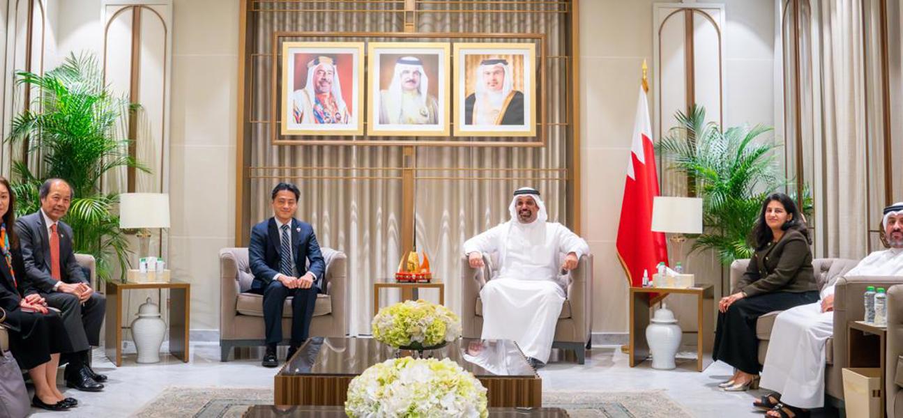 Finance Minister receives Honorary Consul to Hong Kong