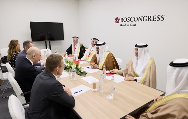 في إطار ترؤس معاليه وفد مملكة البحرين في منتدى سانت بطرسبورغ الاقتصادي الدولي 2026..معالي وزير المالية والاقتصاد الوطني يلتقي معالي وزير المالية الروسي
