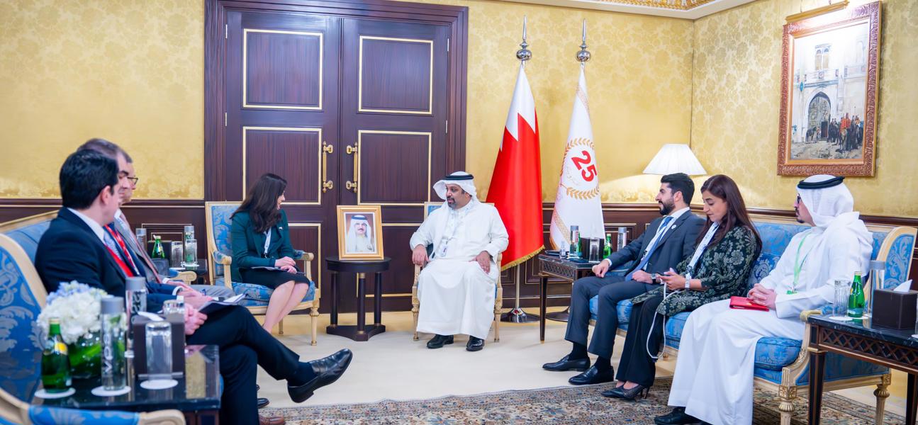 معالي وزير المالية والاقتصاد الوطني يؤكد على عمق العلاقات الراسخة والشراكة الاستراتيجية بين مملكة البحرين والولايات المتحدة الأمريكية