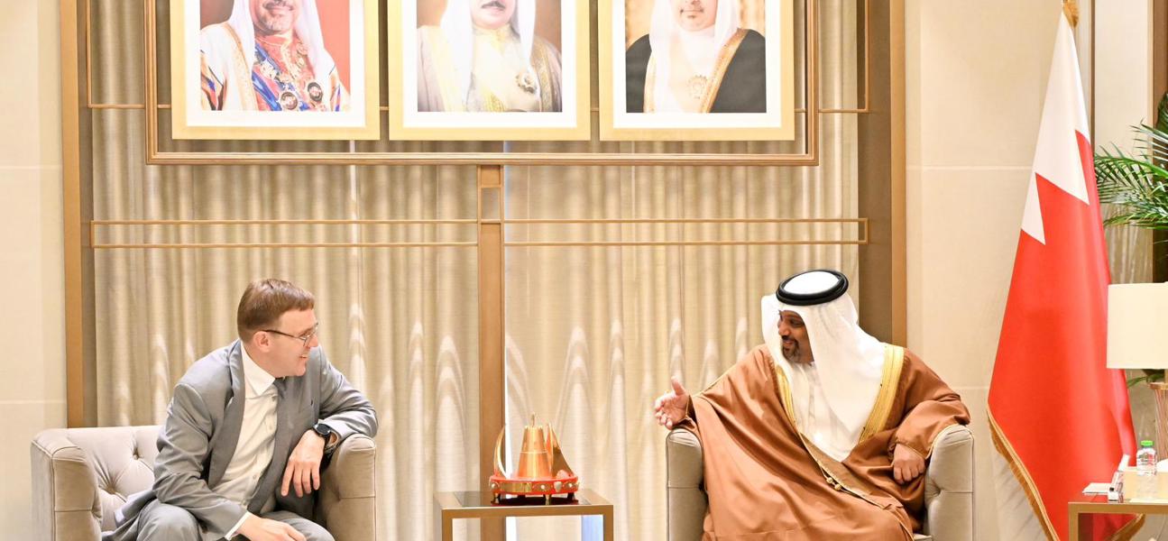 معالي وزير المالية والاقتصاد الوطني يلتقي نائب وزير الطاقة الروسي