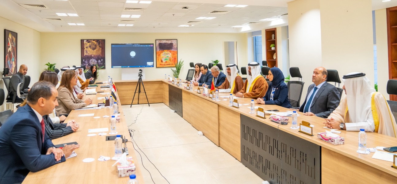 معالي وزير المالية والاقتصاد الوطني يلتقي وزيرة التخطيط والتنمية الاقتصادية والرئيس التنفيذي لصندوق مصر السيادي