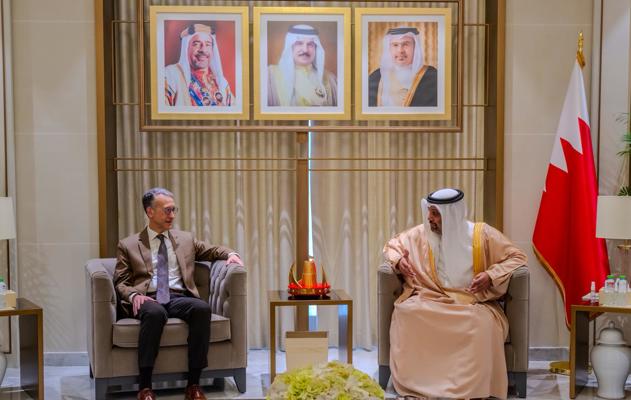 معالي وزير المالية والاقتصاد الوطني يلتقي سفير الولايات المتحدة الامريكية لدى مملكة البحرين